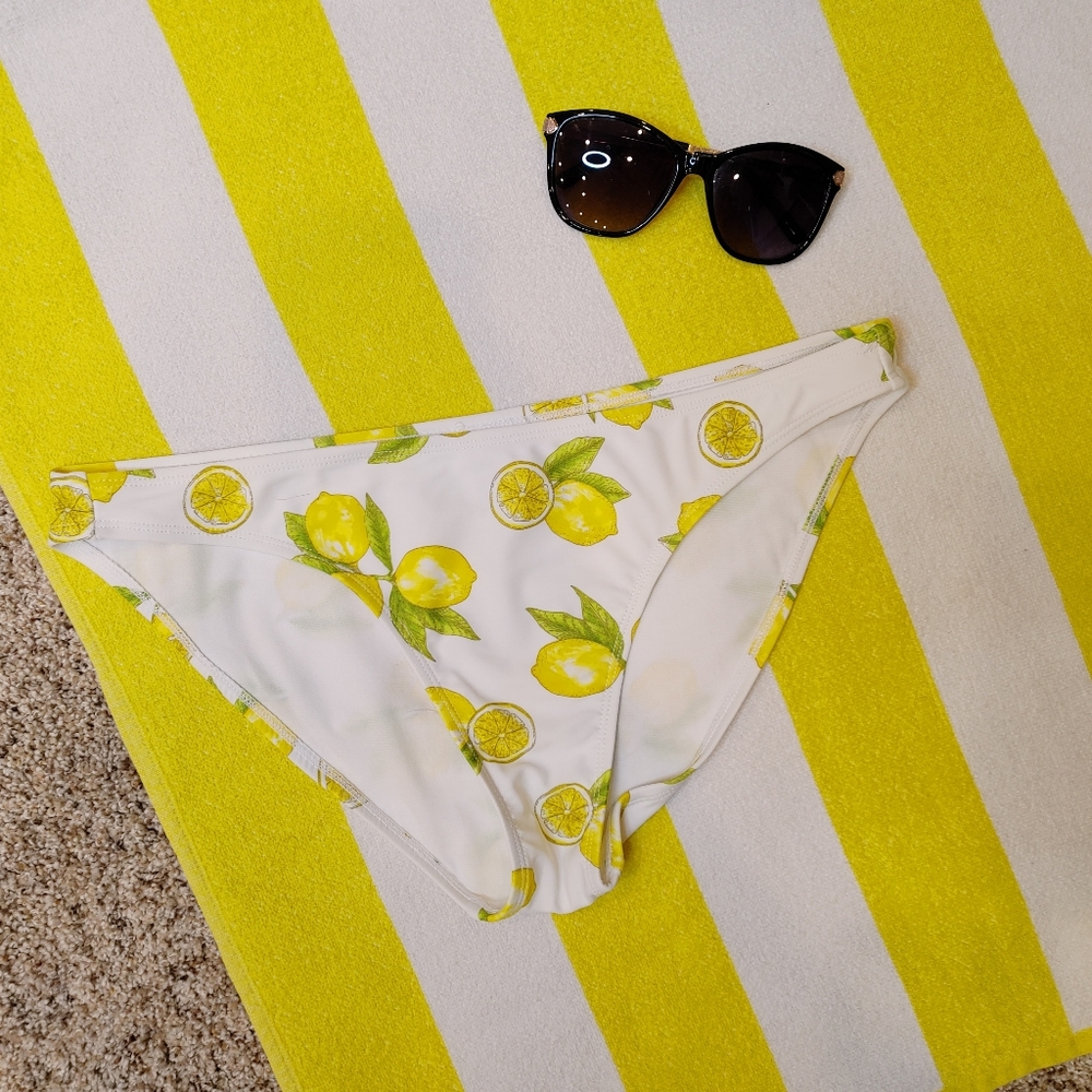 IKA KUL BIKINI BOTTOM, WHITE WITH LEMON PRINT, L